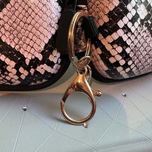 ๐ Stunning Vintage One of A Kind Ellie Rose Snake Skin Ear Buds Case ๐ - Picture 12 of 16